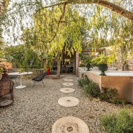 Dependance Armonia - 100 Meters Walk From The Vila *